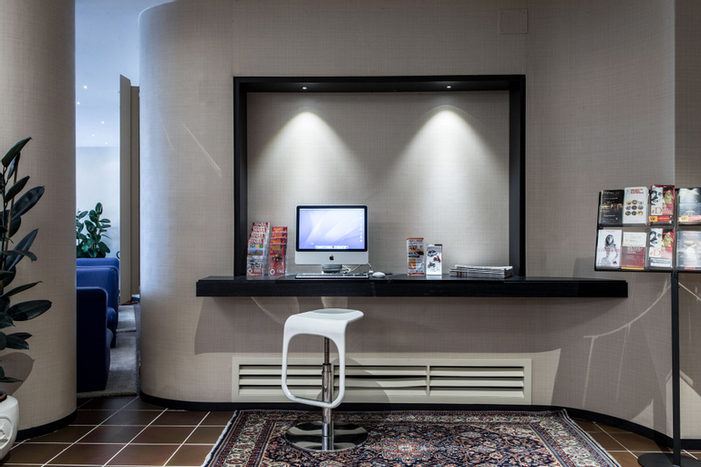 Public Area 4, Hotel Mirage, Florence