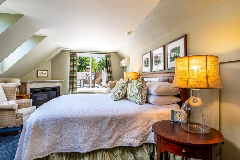 Bedroom 2, The Inn at Weathersfield, Windsor