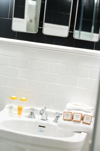 Bathroom 5, Hotel Silky by HappyCulture, Rhône