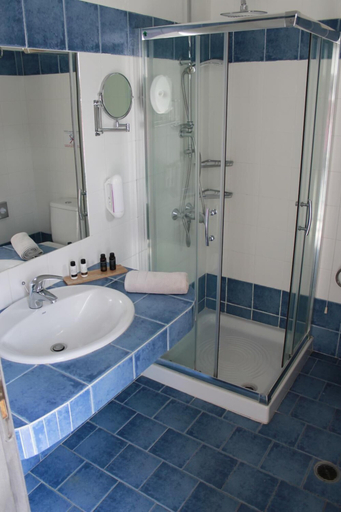Bathroom 5, Naftilos, North Aegean