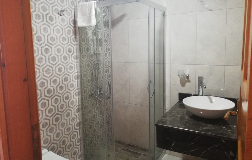 Bathroom 5, WOO Town, Antalya