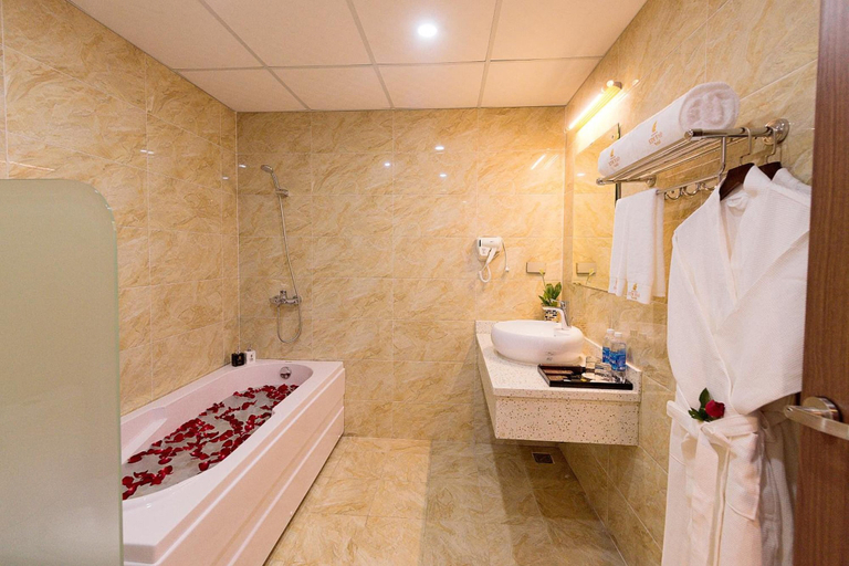 Bathroom 4, Kim Bao Hotel, Hải Dương