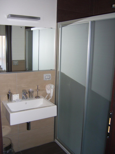 Bathroom 4, Cameracaffè sul Lago, Arezzo
