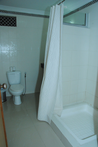 Bathroom 4, Hotel Isabel Palace, Chhatarpur