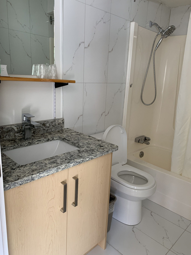 Bathroom 4, Green View Motel and RV Park, Kootenay Boundary