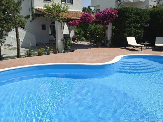 Outdoor pool 4, Villa Verdemare, Messina