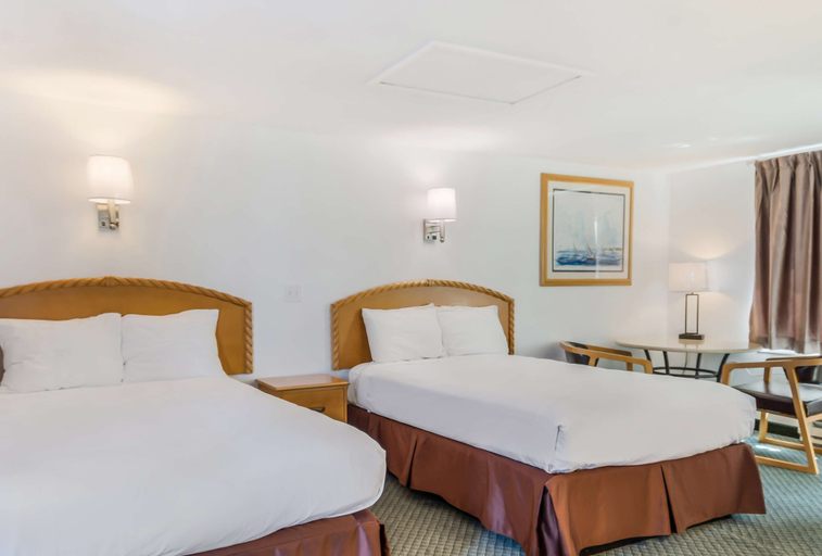 Bedroom 4, Americas Best Value Inn & Suites Hyannis Cape Cod, Barnstable