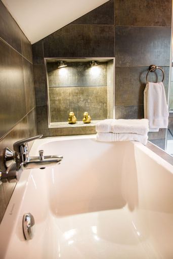 Bathroom 3, Blackwell House, Armagh, Banbridge and Craigavon