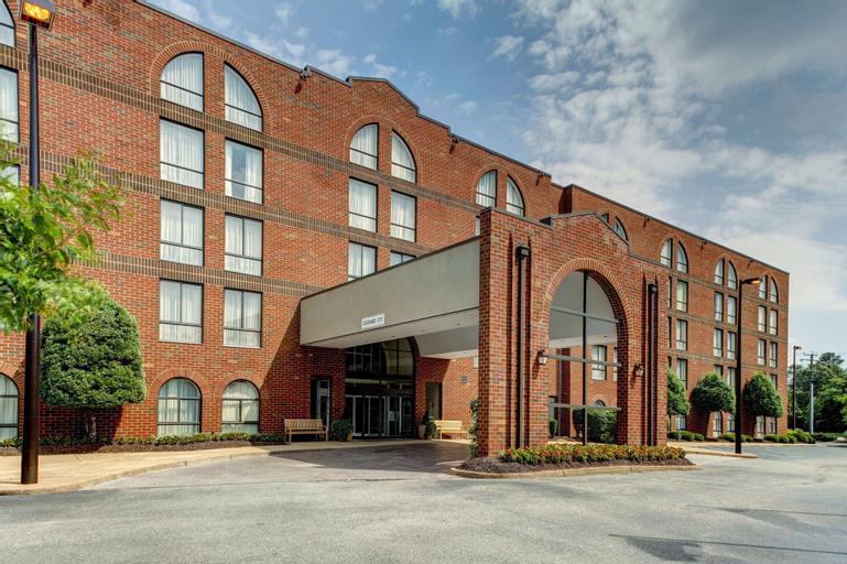 Exterior & Views 2, Embassy Suites Williamsburg, Williamsburg