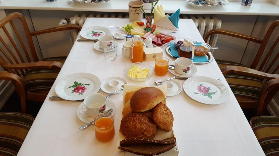 Food & Drinks 4, Pension Haus Waldheim, Ostholstein