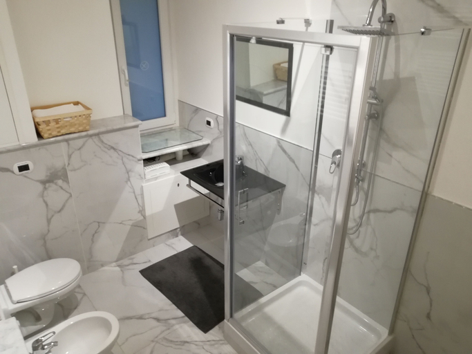 Bathroom 5, B&B Casa Nizza, Torino