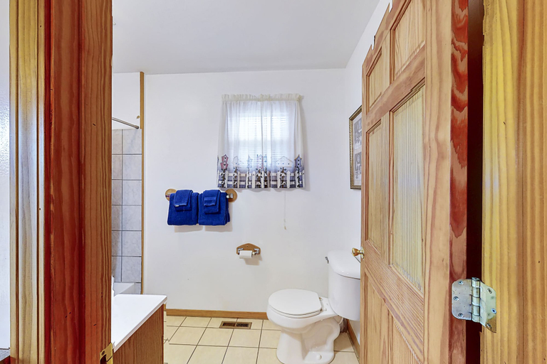 Bathroom 3, White Wing Resort, Stone