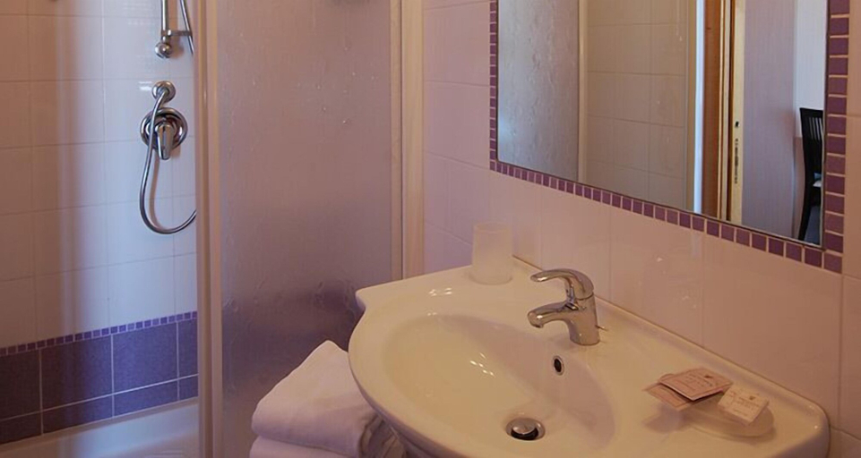 Bathroom, Hotel Clara, Teramo
