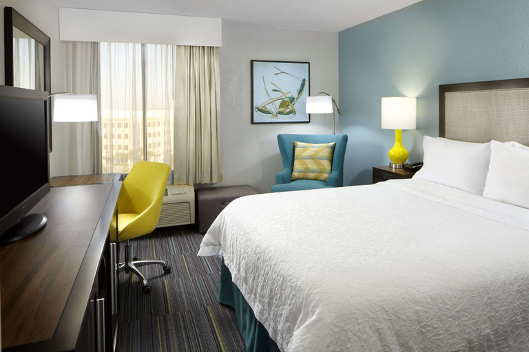 Bedroom 4, Hampton Inn Orlando Near Universal Blv/International Dr, Orange