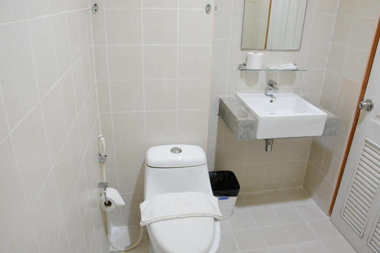 Bathroom 4, Casa Jip Guesthouse, Phuket Island