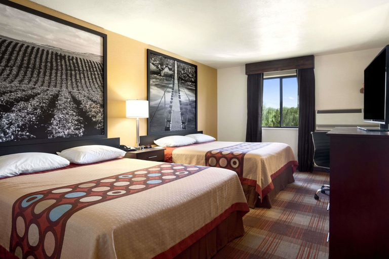 Bedroom 3, Super 8 by Wyndham Idaho Falls, Bonneville