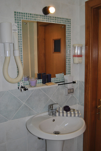 Bathroom 3, Hotel Piccolo Sogno, Napoli