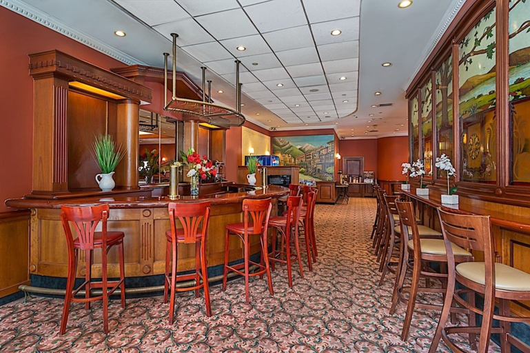 Food & Drinks 5, Chelsea Savoy Hotel, New York