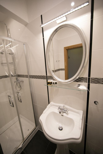Bathroom 4, Hotel Golfi, Nymburk