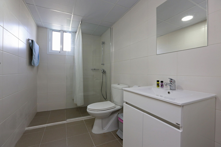 Bathroom, Sunquest Gardens Holiday Resort