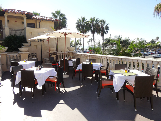 Food & Drinks 5, Balboa Inn, On the Beach, Orange