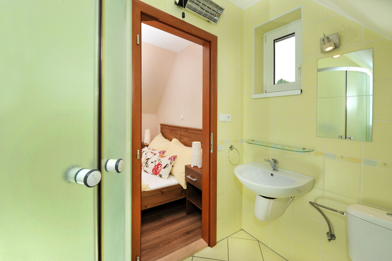Bathroom 3, APLEND Tatry Holiday, Poprad