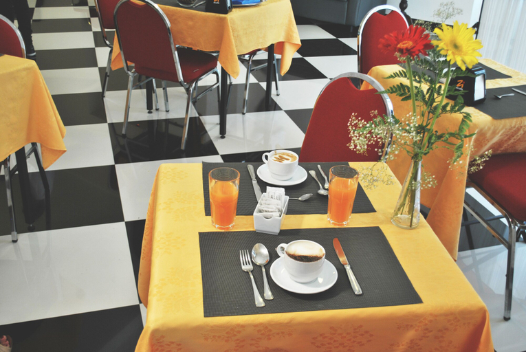 Food & Drinks 4, Hotel Columbia, Palermo