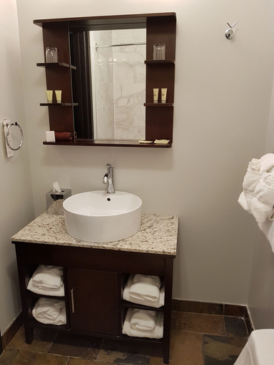 Bathroom 5, Paradise Resort Club and Spa, Division No. 15
