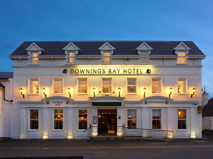 Exterior & Views, Downings Bay Hotel