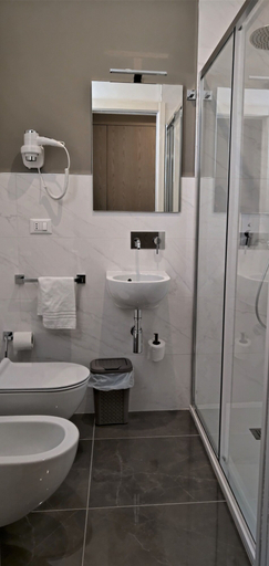 Bathroom 5, Hotel Loreley, Venezia