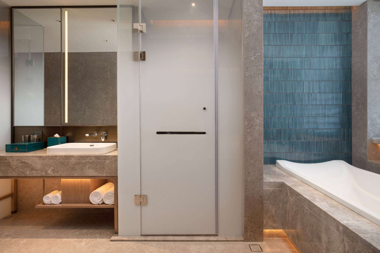 Bathroom 4, Ramada by Wyndham Huangshi Huangshigang, Huangshi
