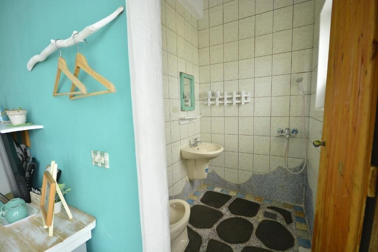 Bathroom 3, Sea House homestay, Penghu
