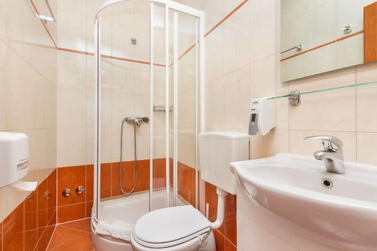 Bathroom 4, Villa Cezar, Kaštela
