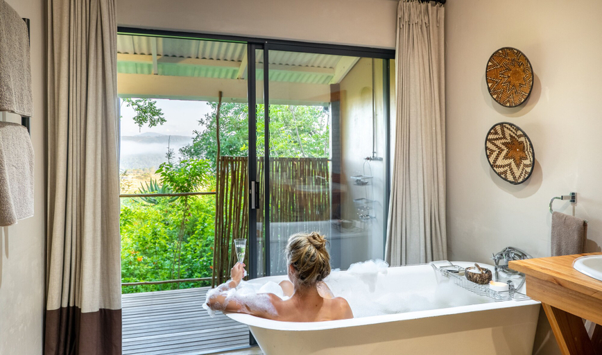 Bathroom 4, Fugitives' Drift Lodge, Umzinyathi