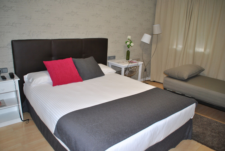 Bedroom 4, Hotel Junquera, Pontevedra