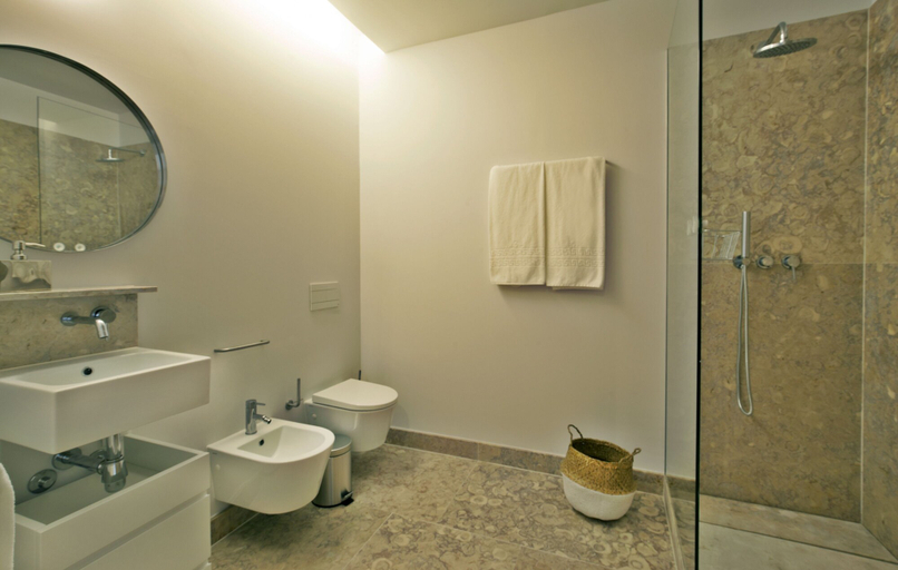 Bathroom 3, Lisbon Five Stars Apartments Combro 7, Lisbon