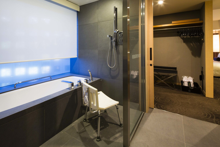 Bathroom 5, The Capitol Hotel Tokyu, Chiyoda