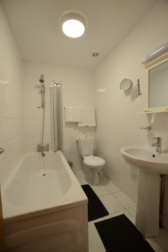Bathroom 5, Britannia Inn Hotel, London