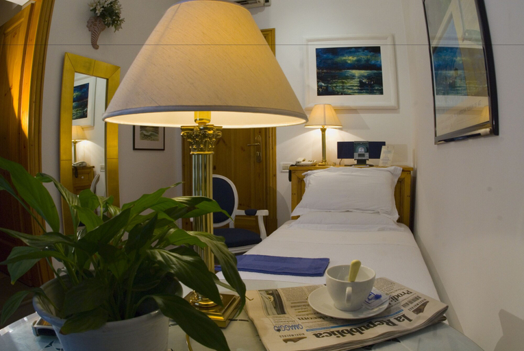 Bedroom 3, Hotel Locanda Cairoli, Rome