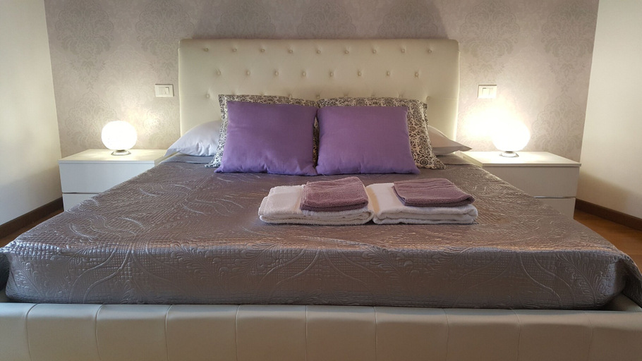 Bedroom 4, Donizetti Royal, Bergamo