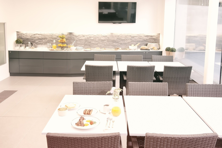 Food & Drinks 4, Villa na Vinici, Praha 4