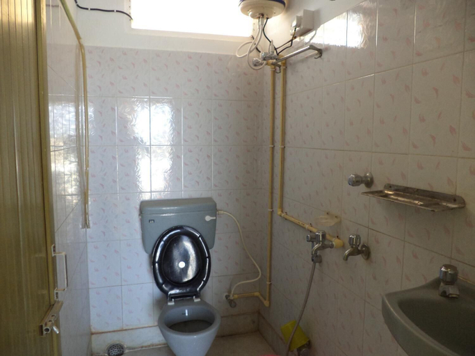 Bathroom 3, Hotel Purnima, Purba Medinipur