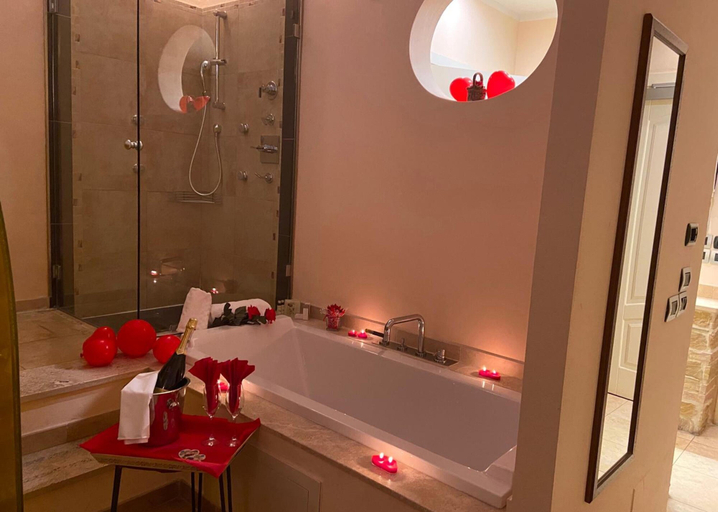 Bathroom 4, Vogue Hotel, Arezzo
