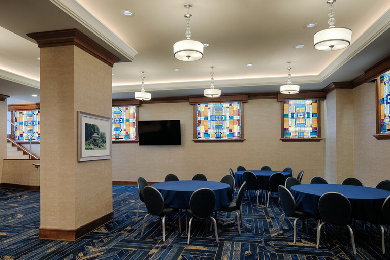 Food & Drinks 5, Residence Inn by Marriott Cincinnati Downtown/The Phelps, Cincinnati