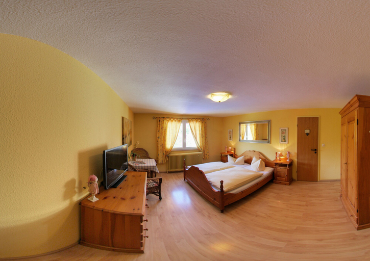 Bedroom 3, Hotel Merkurwald-Restaurant Wolpertinger, Baden-Baden