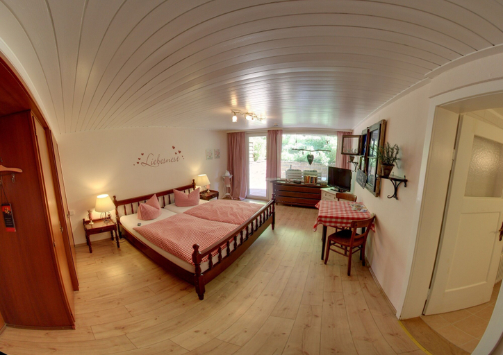 Bedroom 2, Hotel Merkurwald-Restaurant Wolpertinger, Baden-Baden