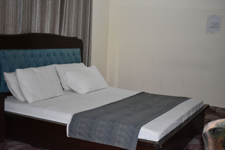 Bedroom 3, Toli Peer Guest House, Zhob