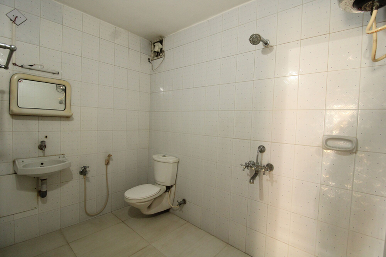 Bathroom 3, Sibi Lodge, Coimbatore