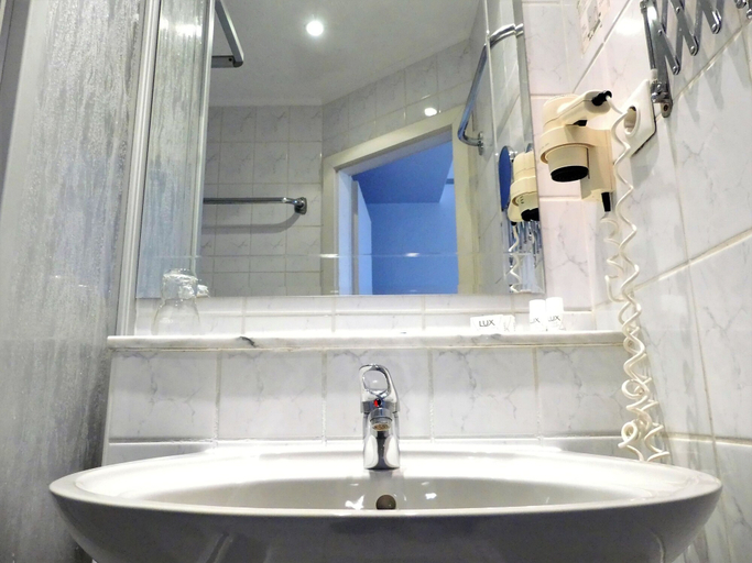 Bathroom 4, Kunibert der Fiese, Köln
