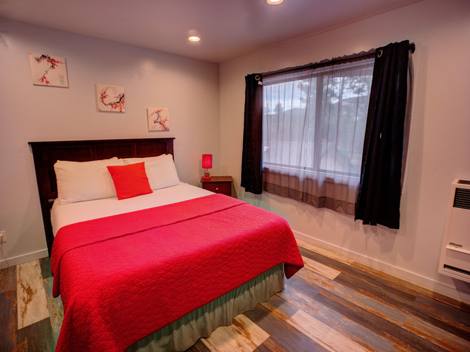 Bedroom 2, Tao Cabins, San Bernardino